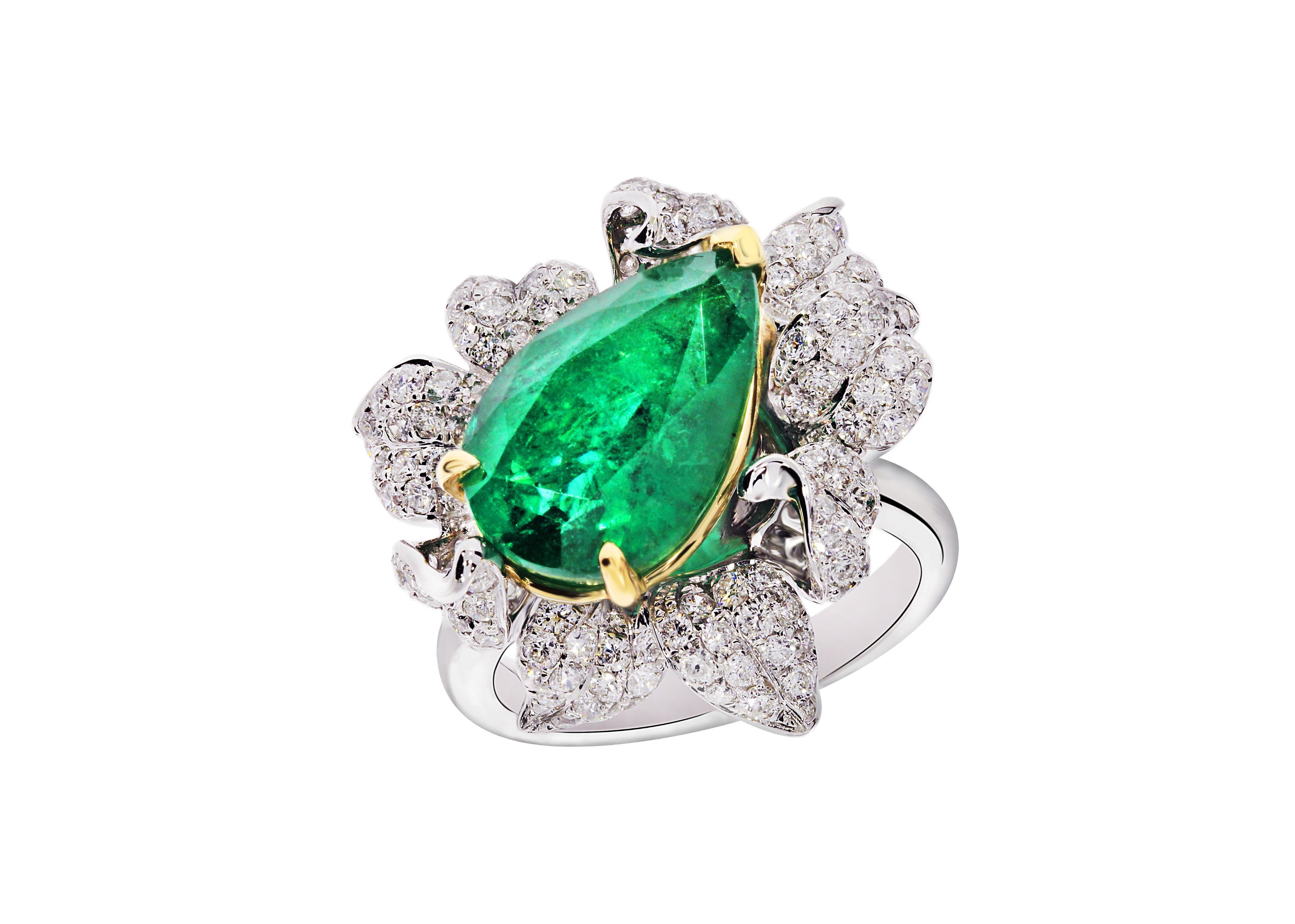 الألماس في القطع الكلاسيكية: دليل إلى قطع الماركيز، والبرنسيس، والكمثرى.