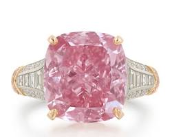 عالم "المتألقات النادرة": لماذا يتفوق الألماس الوردي في قيمته على جميع الأصول المالية؟