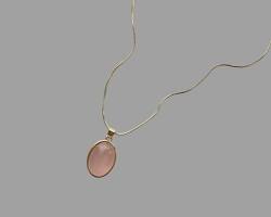 "مجوهرات الهولوغرام الذاتي": كيف تعرض قلادتكِ ذكرياتكِ المفضلة بتقنية الإسقاط الضوئي الثلاثي؟